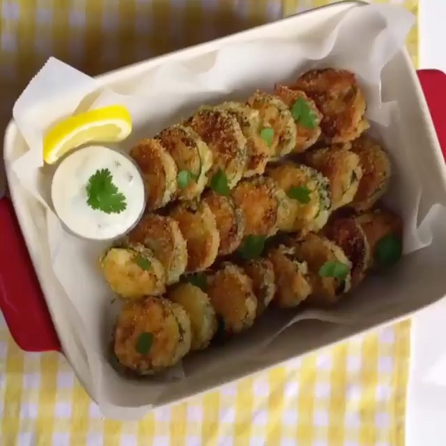 Vegan Zucchini Crisps with Dipping Sauce