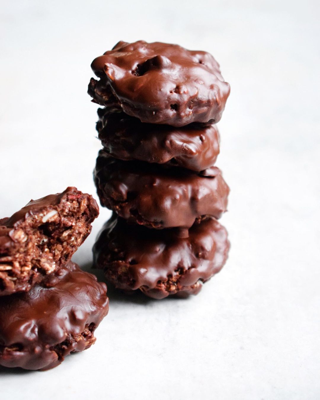 Easy No-Bake Vegan Cookies