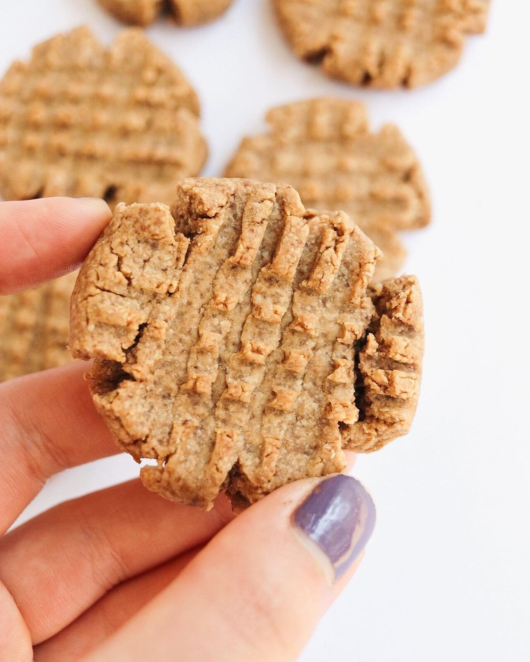 Super Easy Peanut Butter Cookies