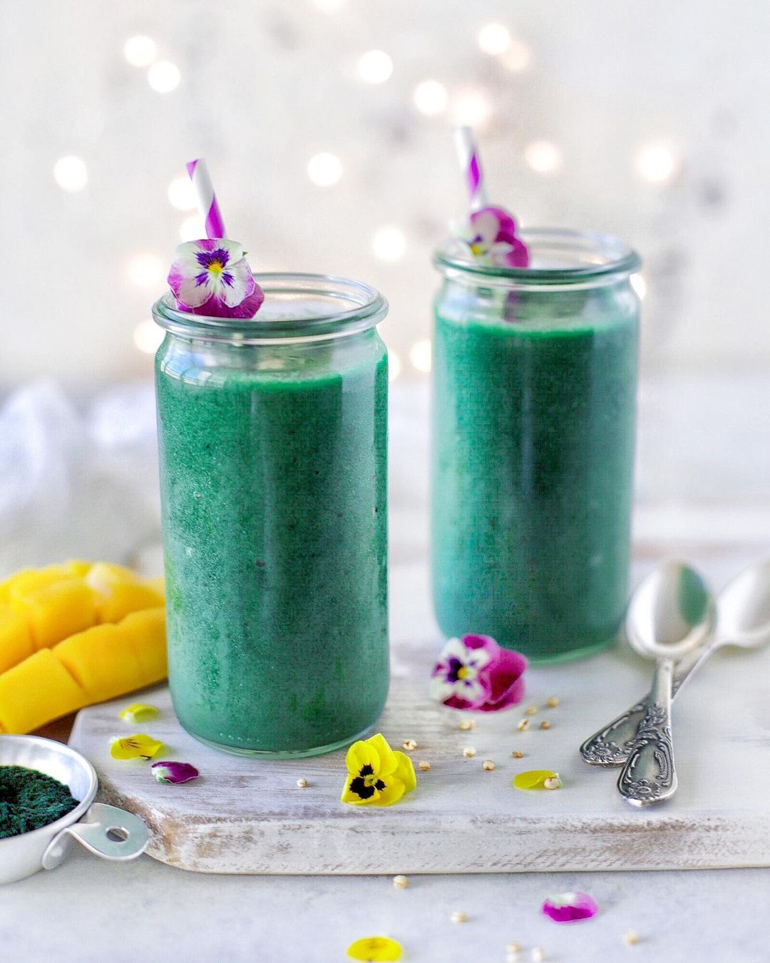 Sensational Green Spirulina Smoothie