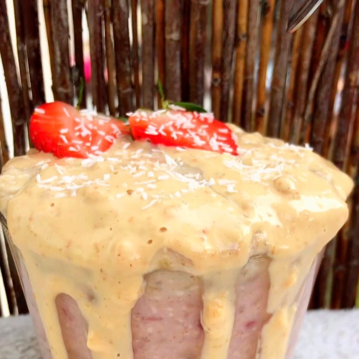 Strawberry Cream Overnight Oats