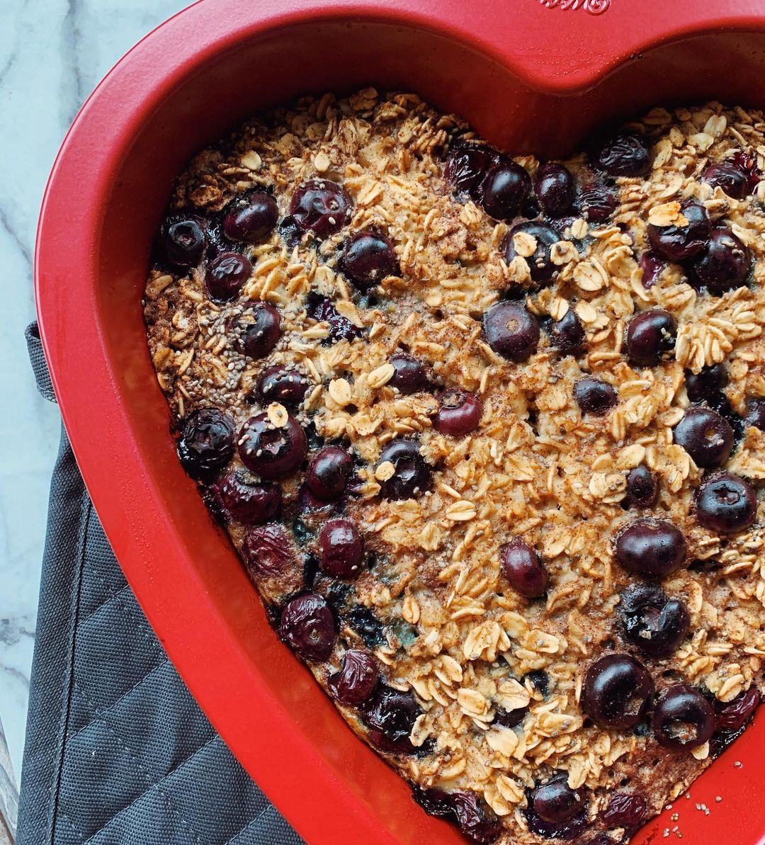 Hearty Blueberry Baked Oatmeal Breakfast Dish