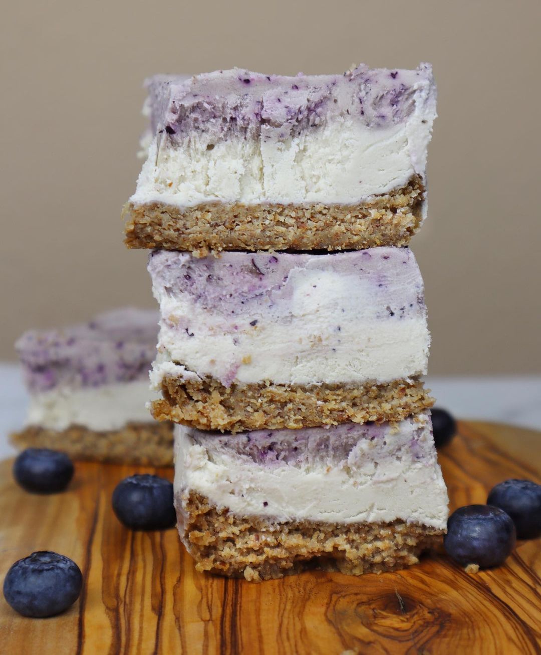 Vegan Cheesecake Bars