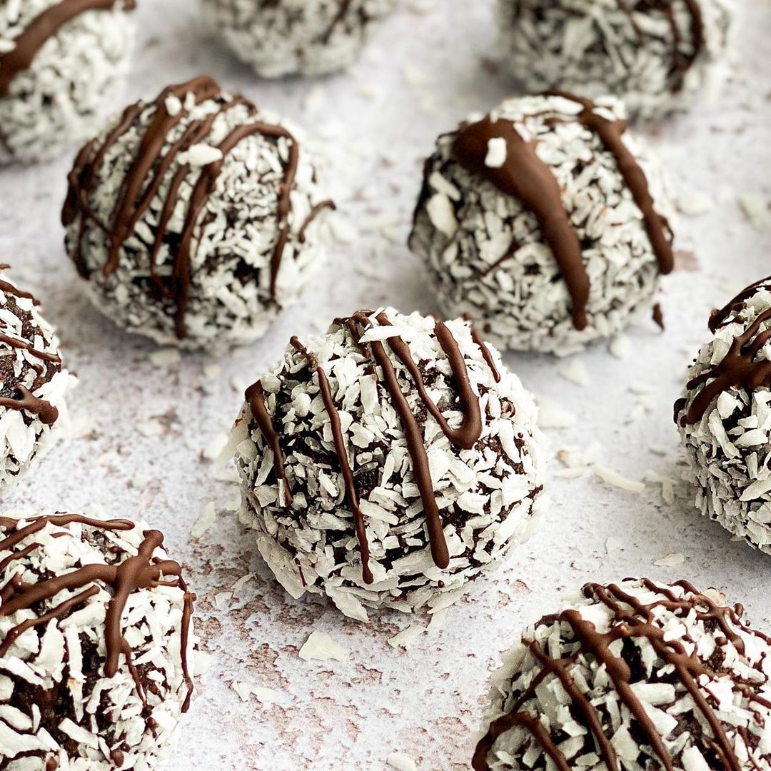 Peanut Butter Chocolate Energy Balls