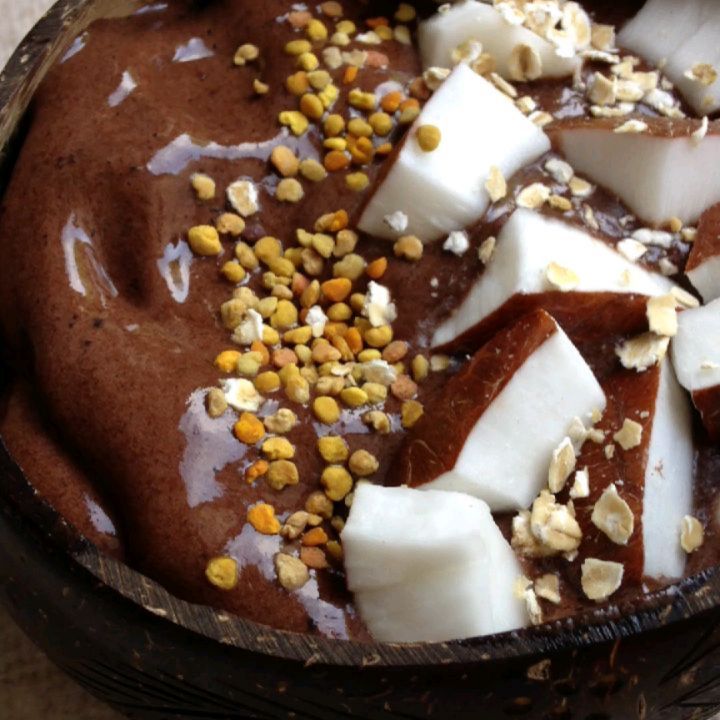 Chocolate and Coconut Smoothie Bowl