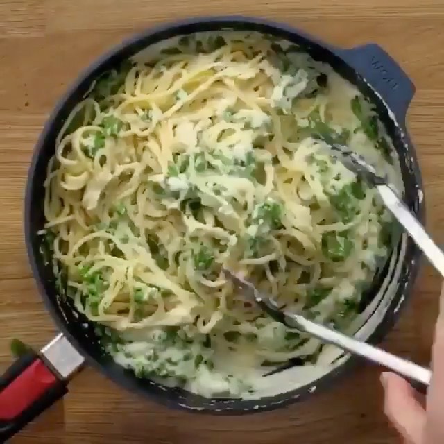 Easy Vegan Cauliflower Alfredo Pasta