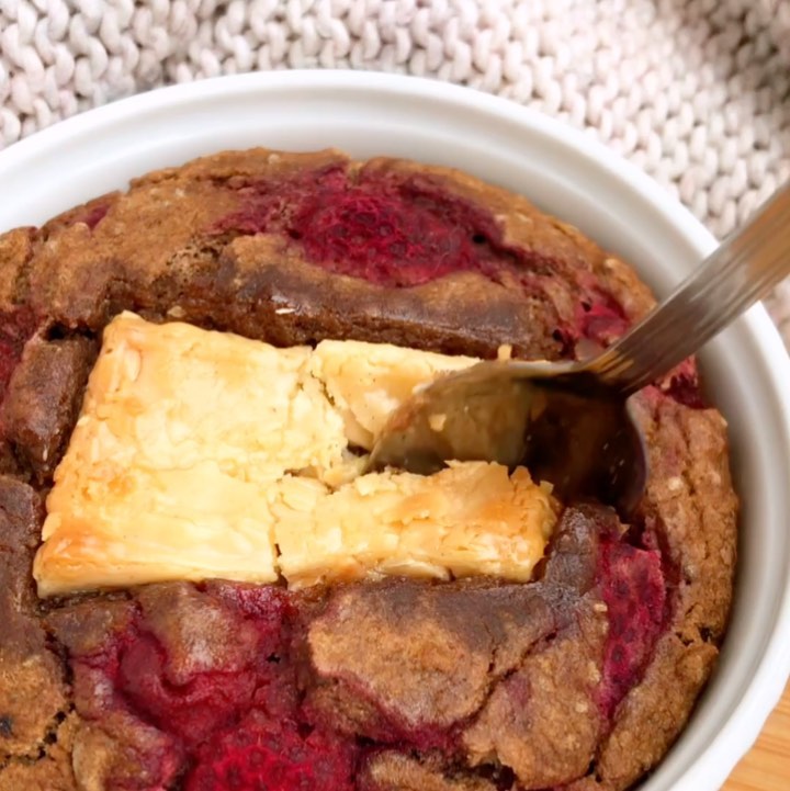 Chocolate Raspberry Baked Oats