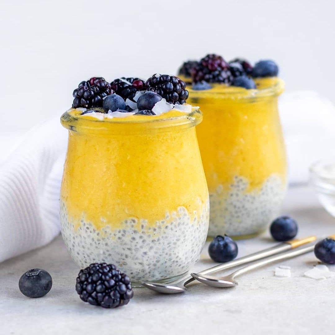 Healthy Mango Chia Pudding with Smoothie