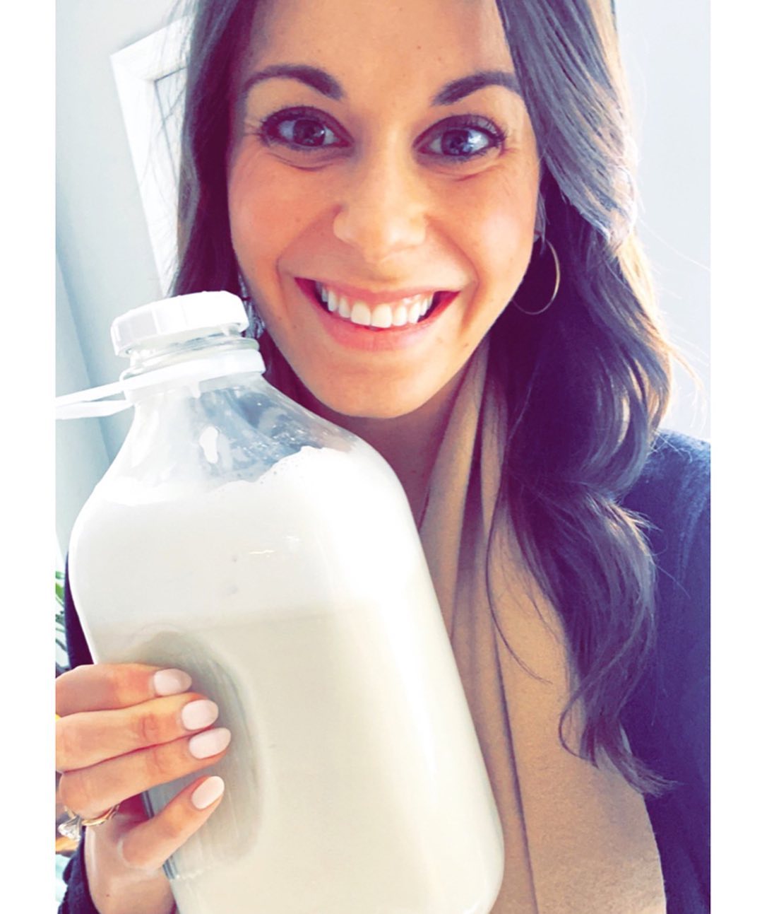 Simple Vanilla Almond Milk Drink