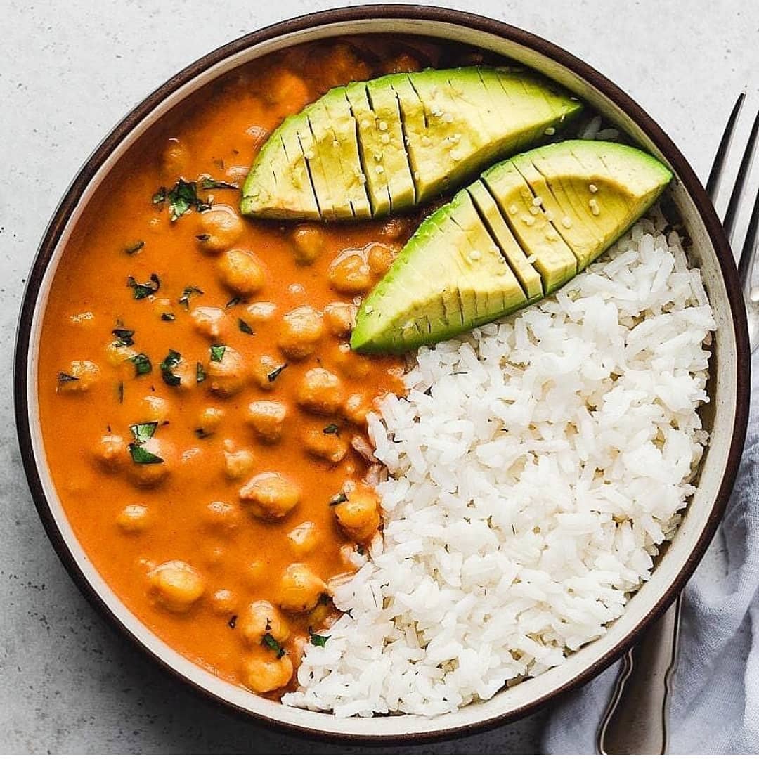 Stewed Tomato Chickpea Curry with Rice and Avocado