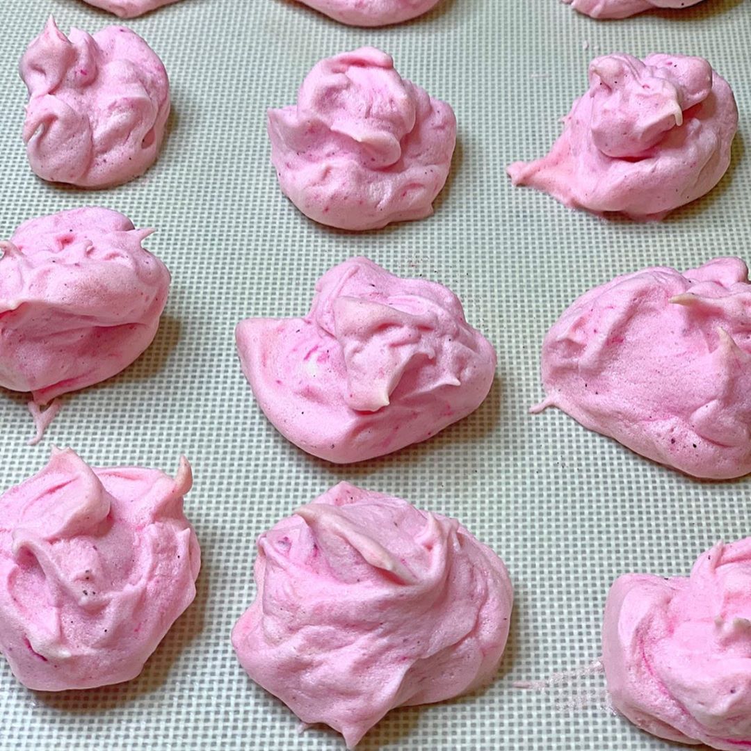 Vegan Aquafaba Meringues for Valentine's Day