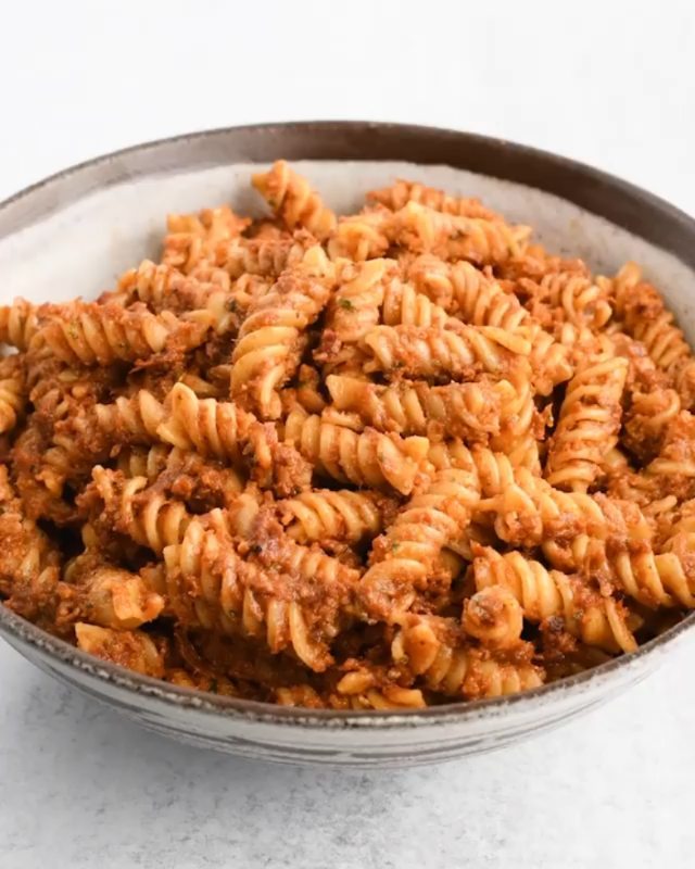 Easy Pesto Rosso Pasta