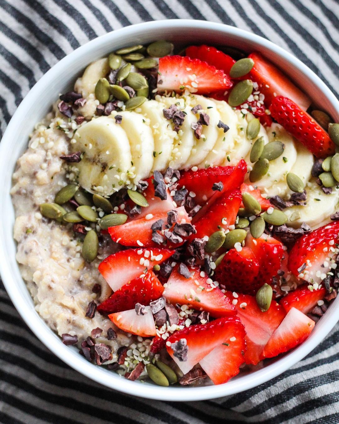 Vanilla Oats with Chia Seeds and Cinnamon