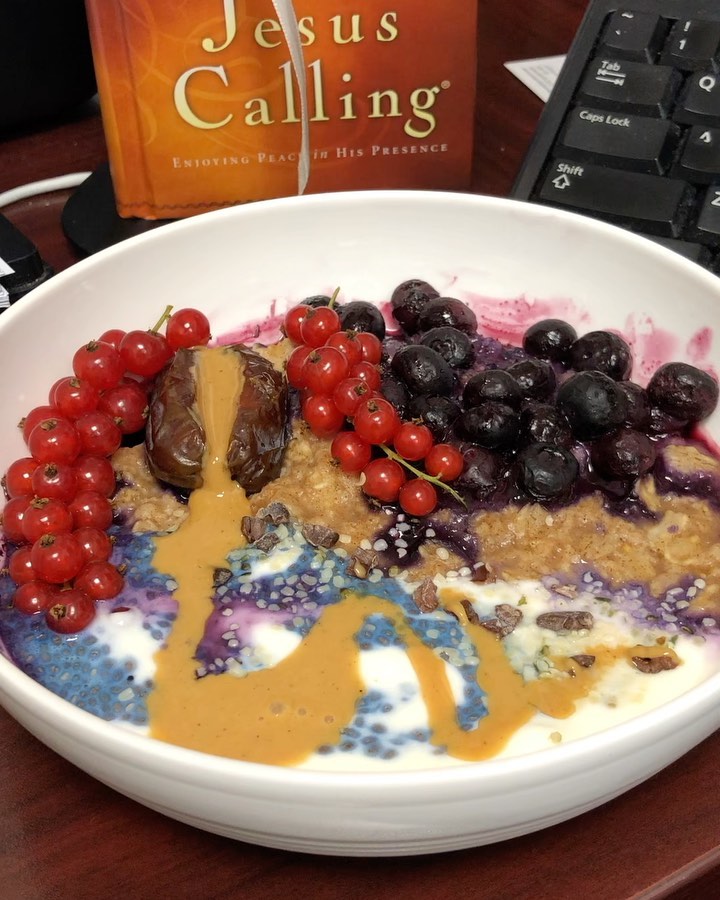 Triple Treat Oatmeal Bowl