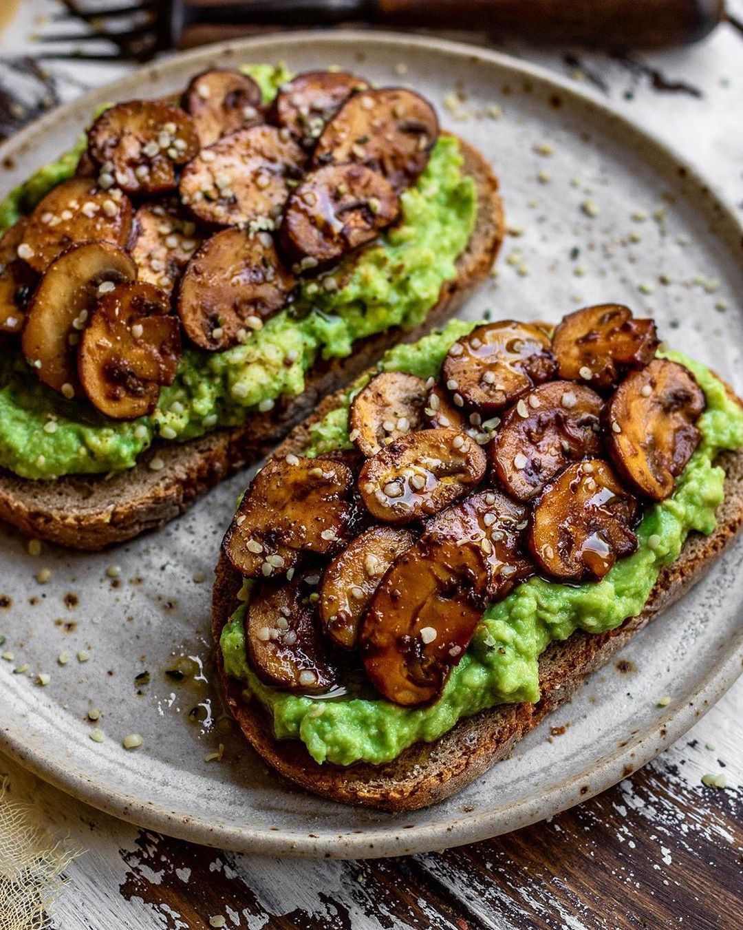 Mashed Avocado on Rye Bread with Garlic Mushrooms
