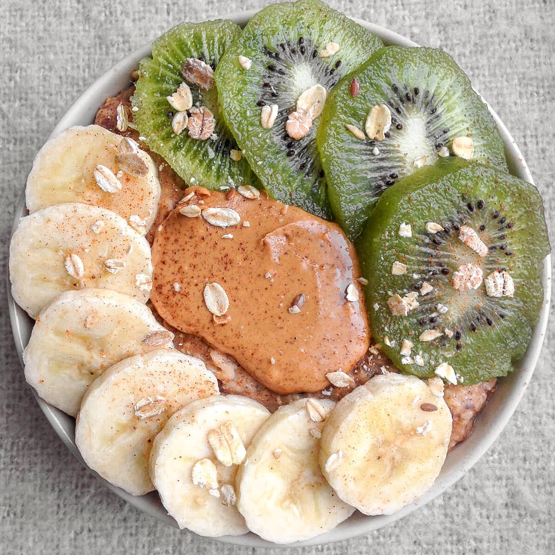 Banana Kiwi Peanut Butter Oatmeal