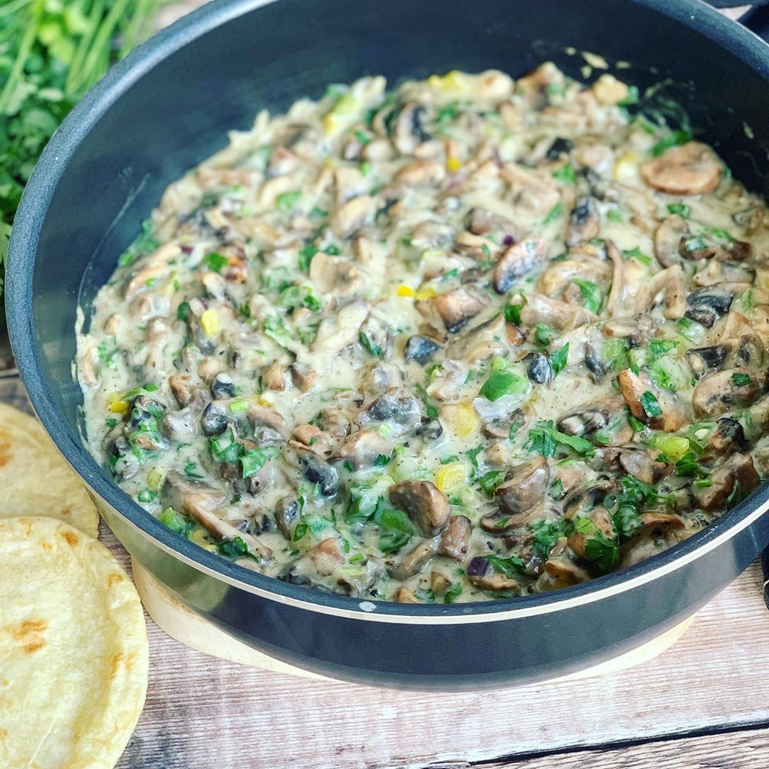 15-Minute Vegan Creamy Mushrooms