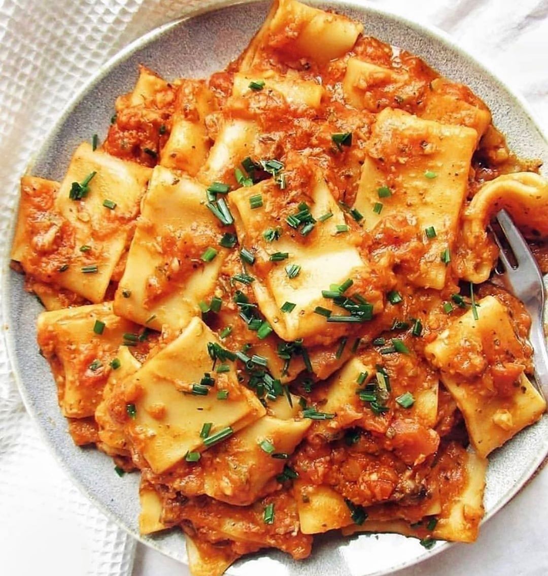 Pasta with Creamy Mushroom & Zucchini Tomato Sauce