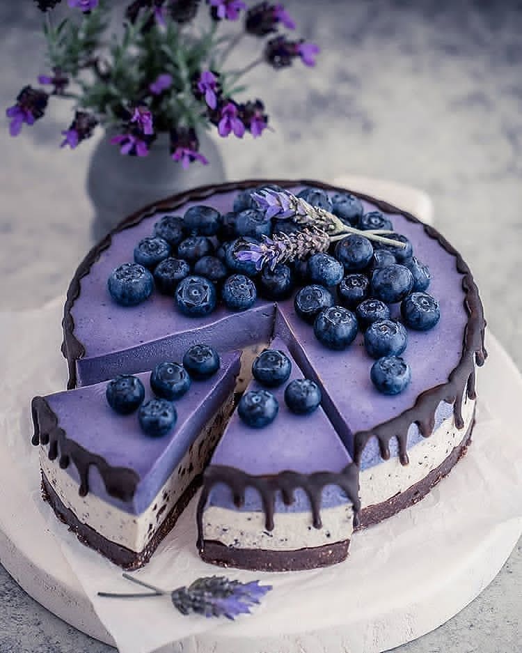 Stracciatella Maqui Berry White Chocolate Cheesecake
