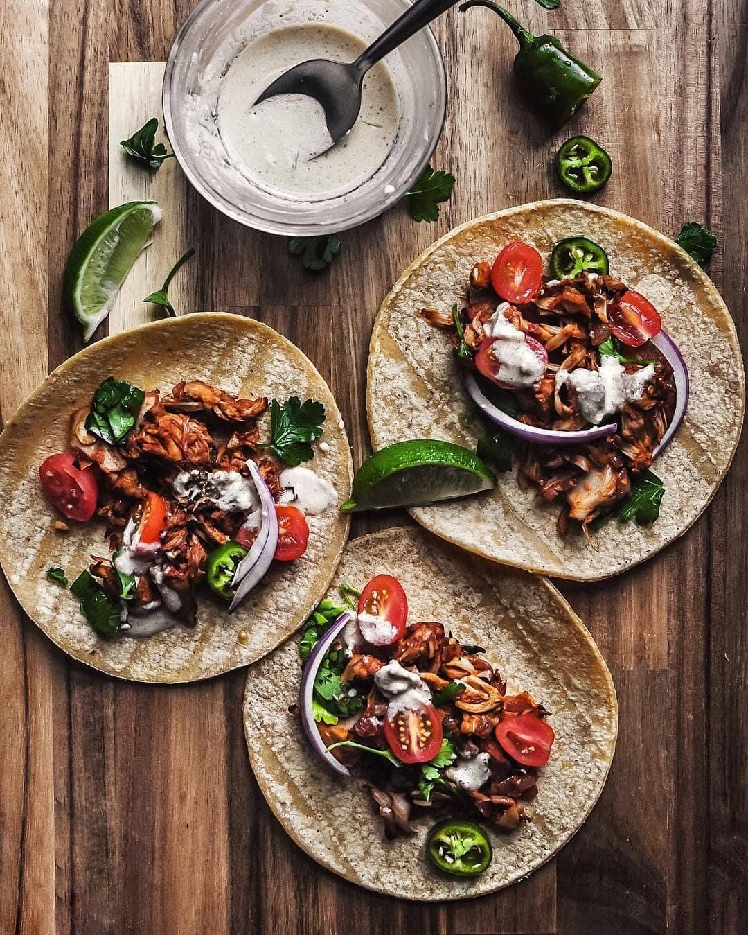 Spicy Vegan Jackfruit Carnitas Tacos