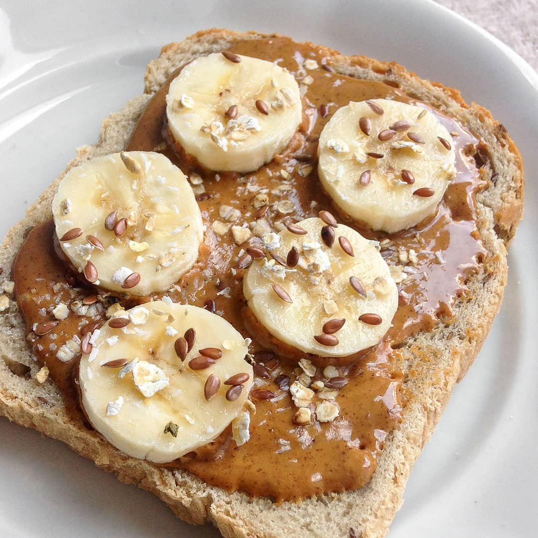 Delicious Peanut Butter and Banana Toasts for Breakfast