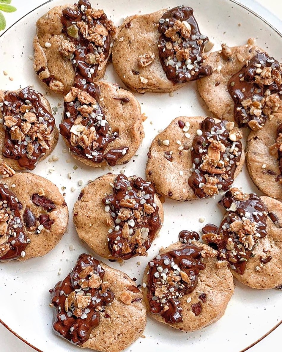 No Bake Almond Butter Chocolate Cookies