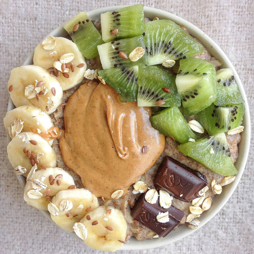 Kiwi Banana Peanut Butter Chocolate Oatmeal