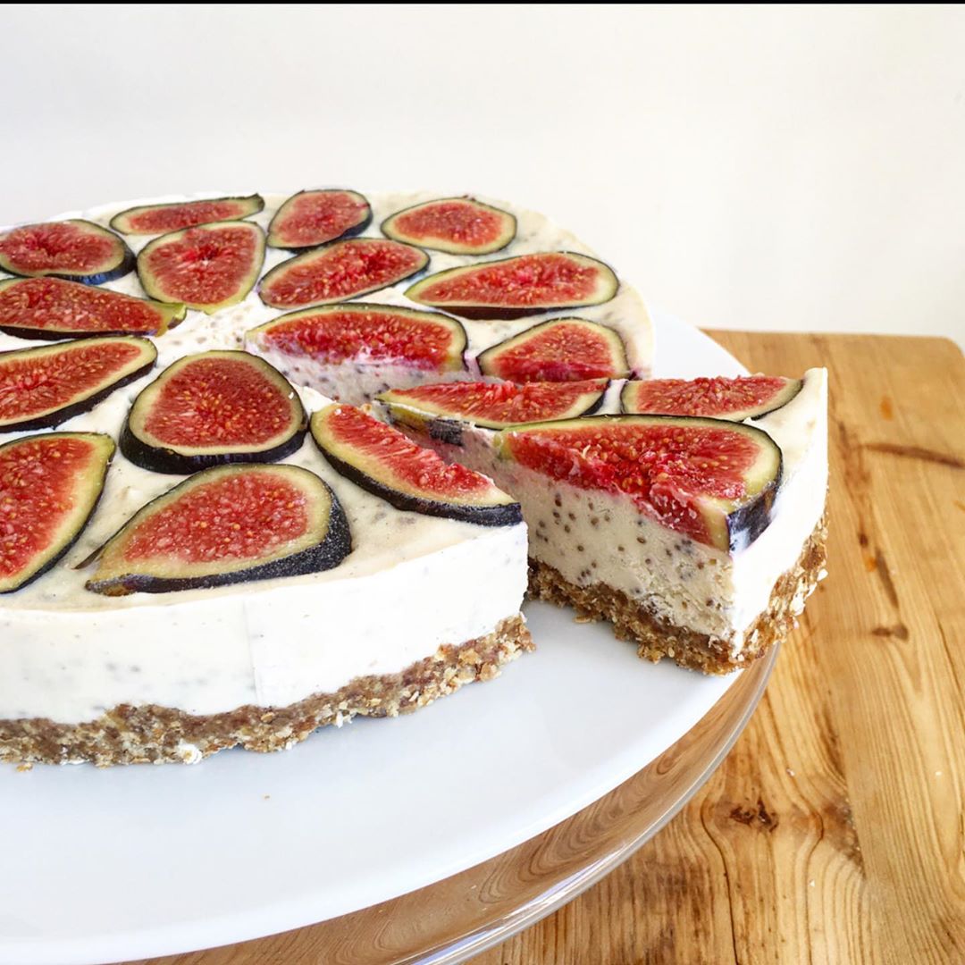 Tangy No Bake Valentine’s Cheesecake