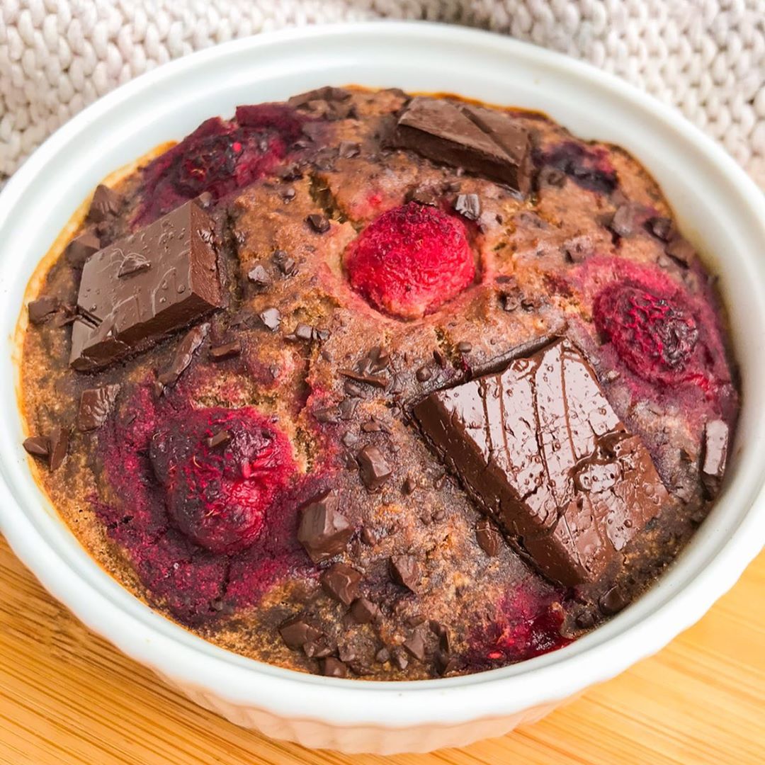 Chocolate Raspberry Baked Oats
