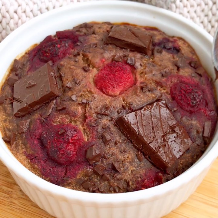 Chocolate Raspberry Baked Oats
