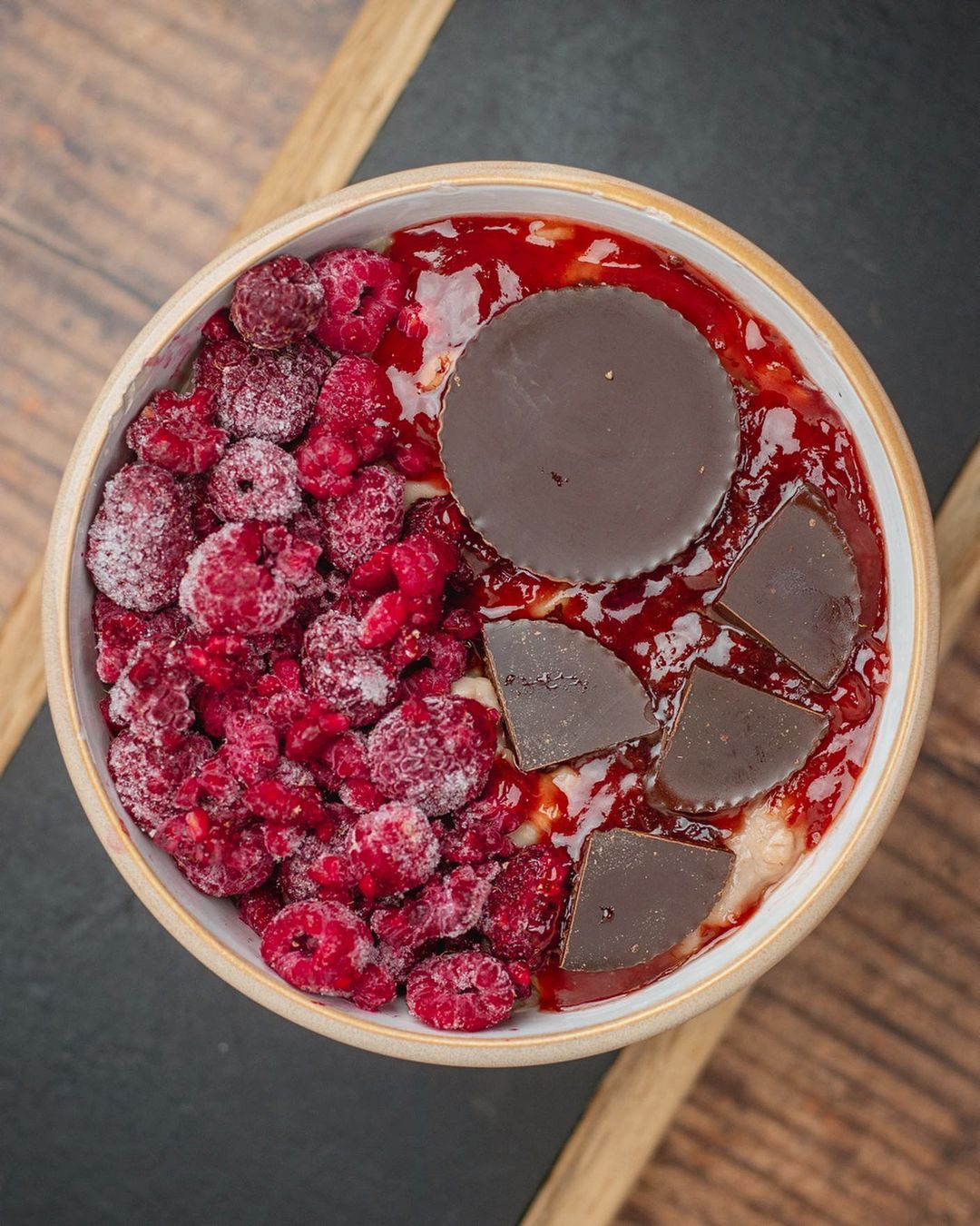 Quick Peanut Butter Cup Oats Bowl