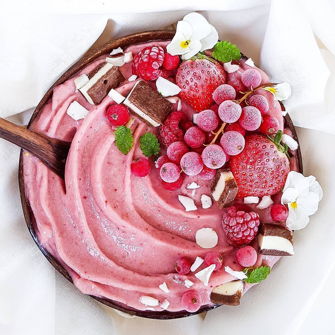 Simple Vegan Nice Cream with Frozen Fruits