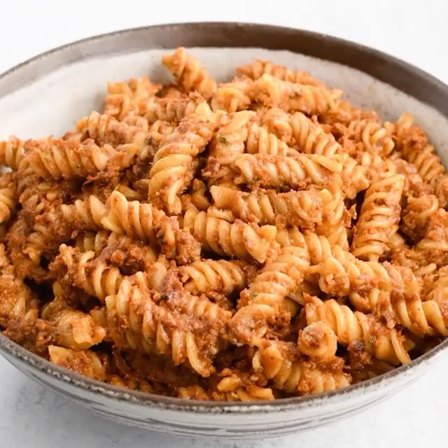 Easy Pesto Rosso Pasta