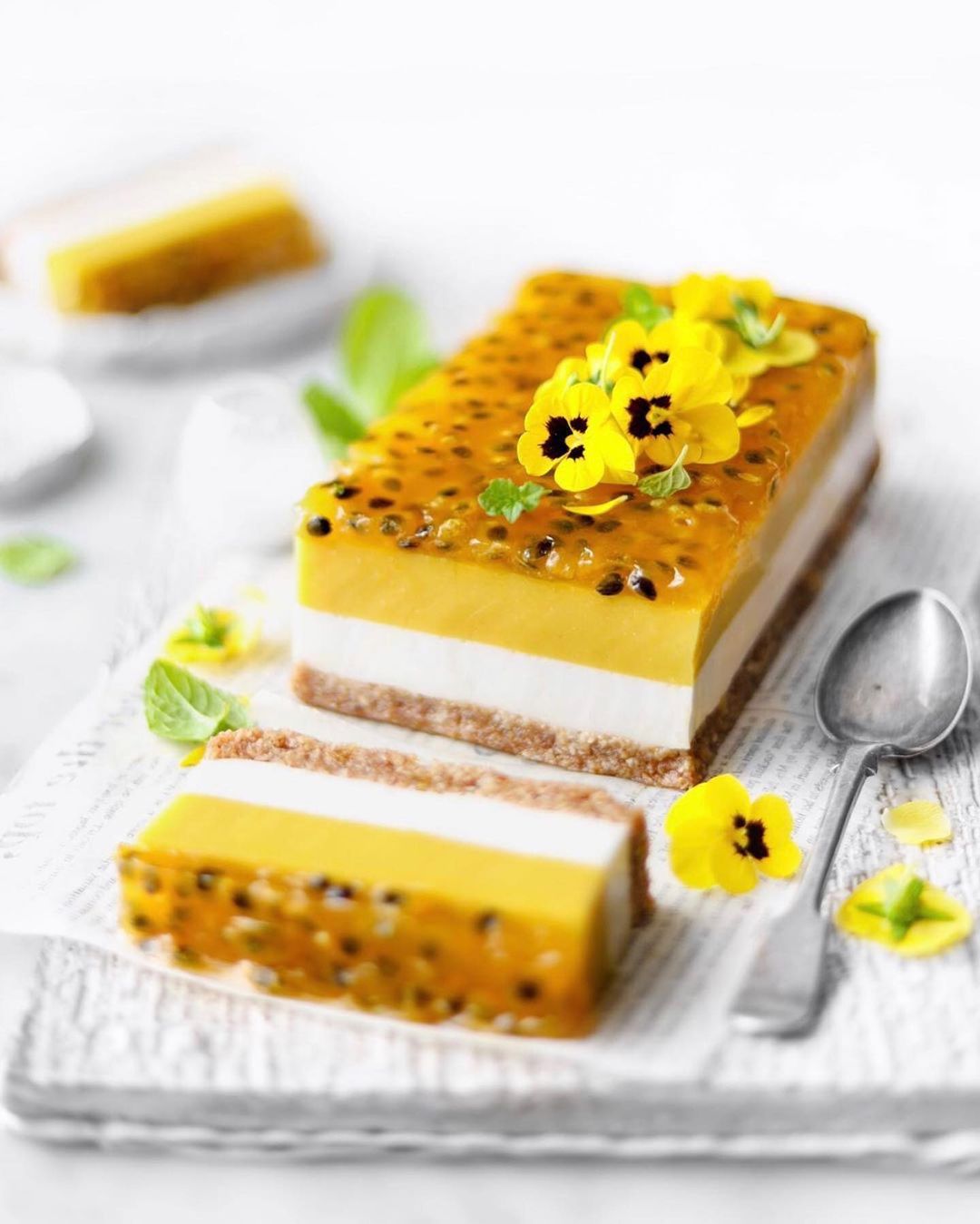 Vegan No-Bake Mango Passionfruit Cake