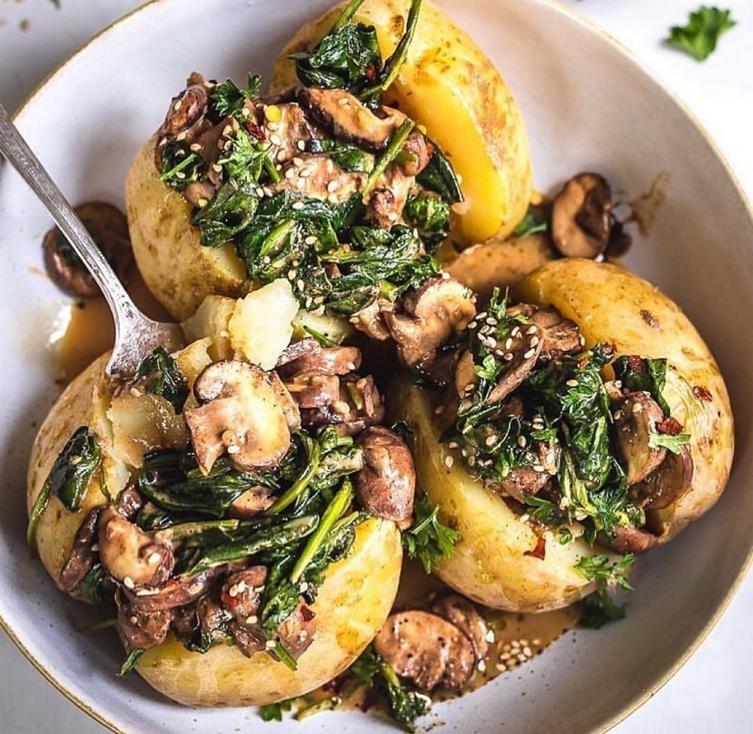 Stuffed Baked Potatoes with Mushrooms and Spinach