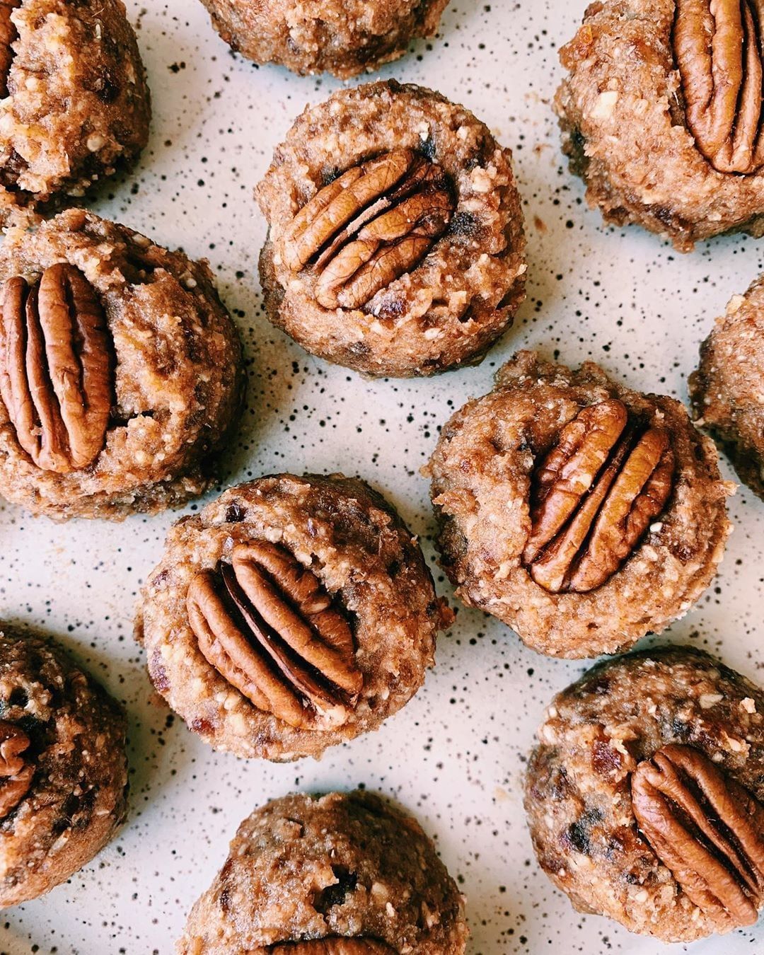No-Bake Cinnamon Roll Cookies