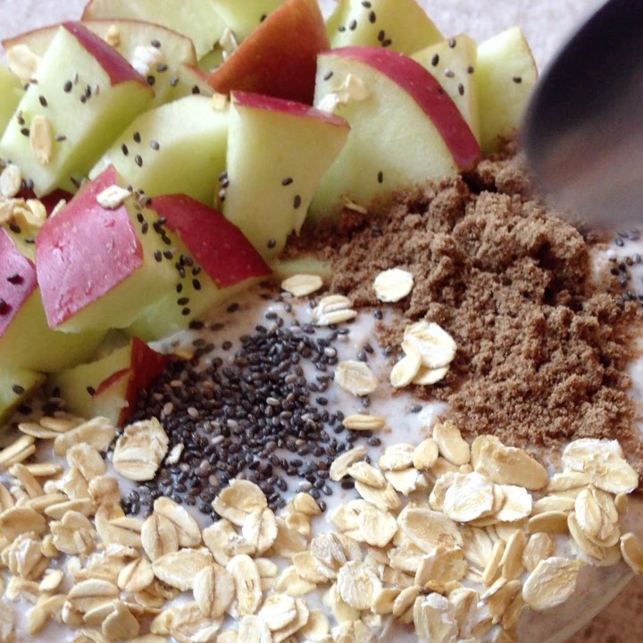 Apple, Flaxseed, and Chia Overnight Oats