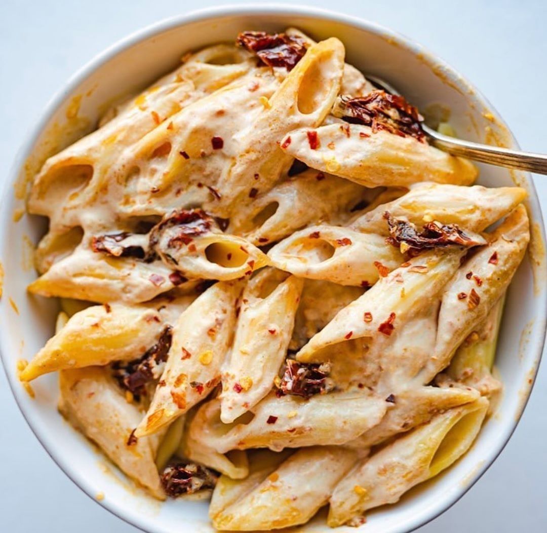 Creamy Sun-Dried Tomato Hummus Pasta