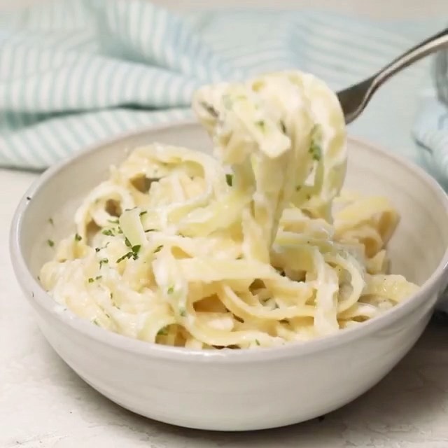 Vegan Cauliflower Alfredo Sauce