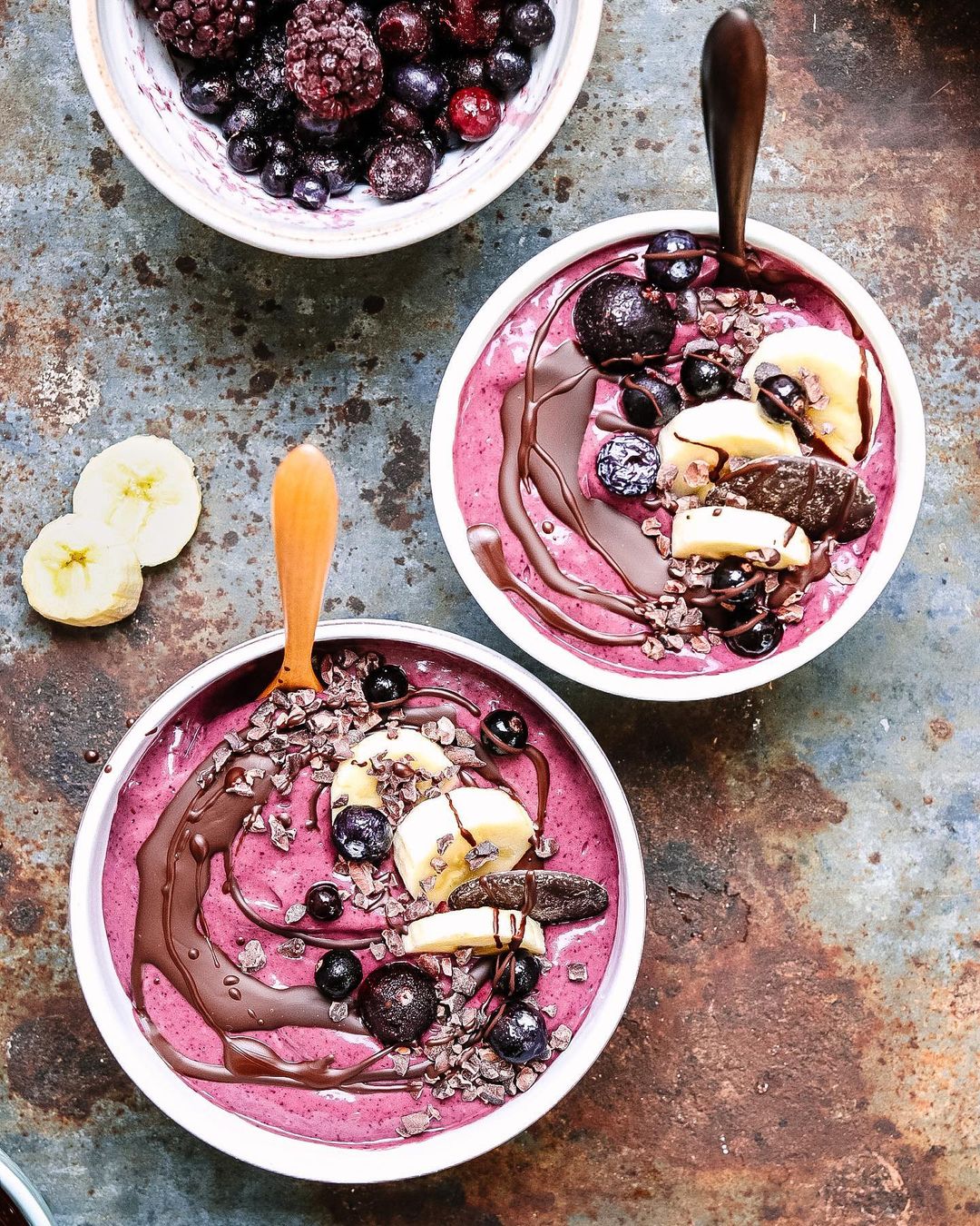 Açaí and Avocado Smoothie Bowls with Ginger