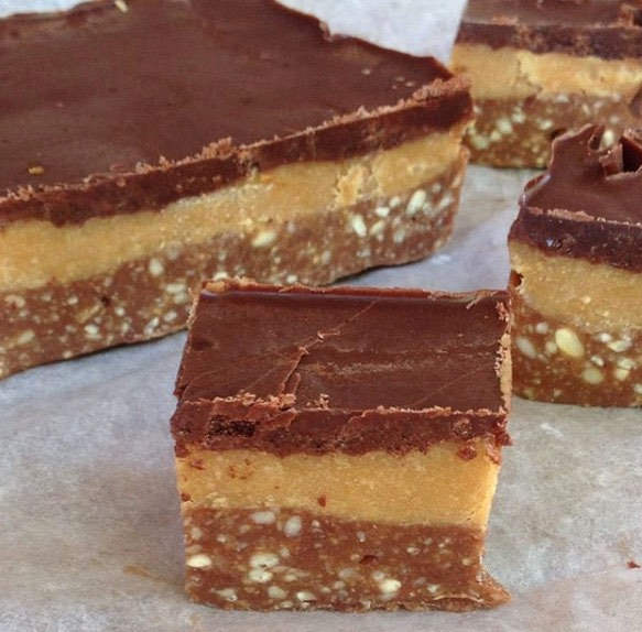 Peanut Brittle Fudge Slice
