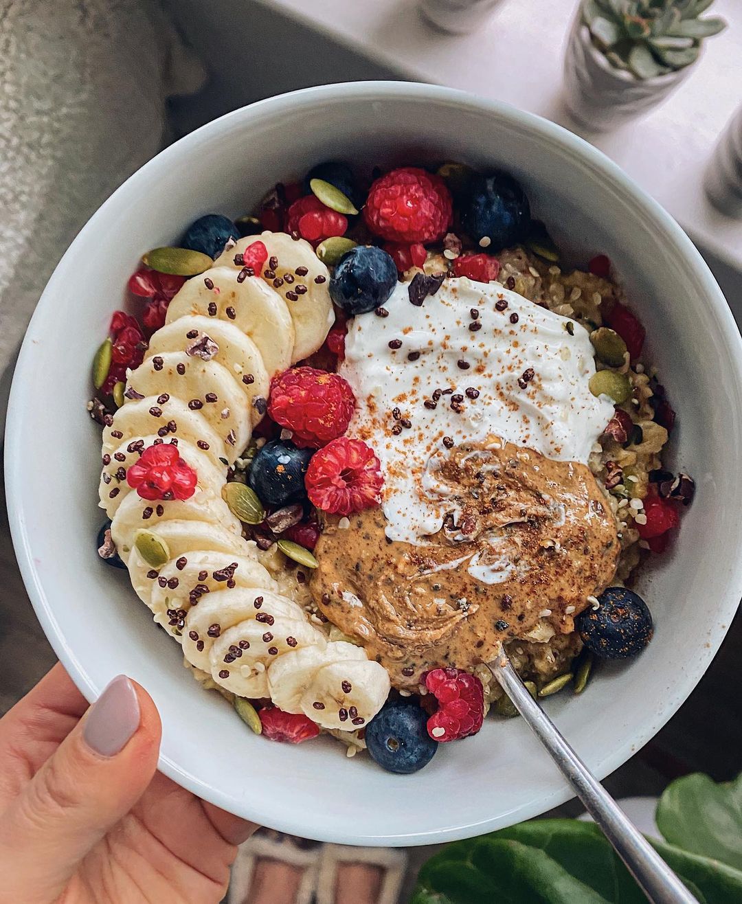 Overnight Creamy and Thick Oatmeal Bowl