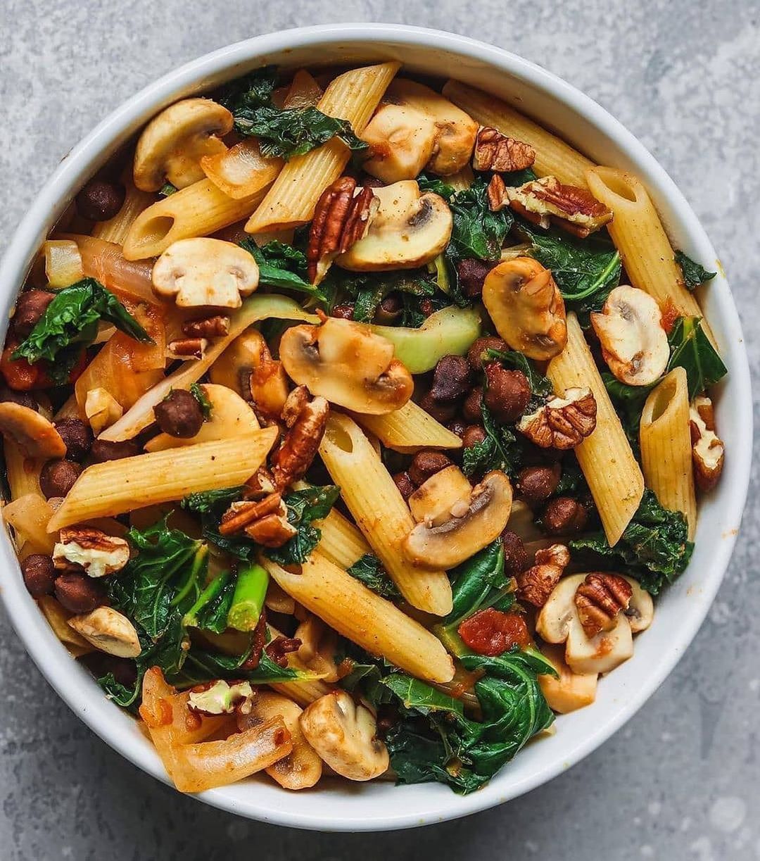 Tomato Pasta with Black Chickpeas