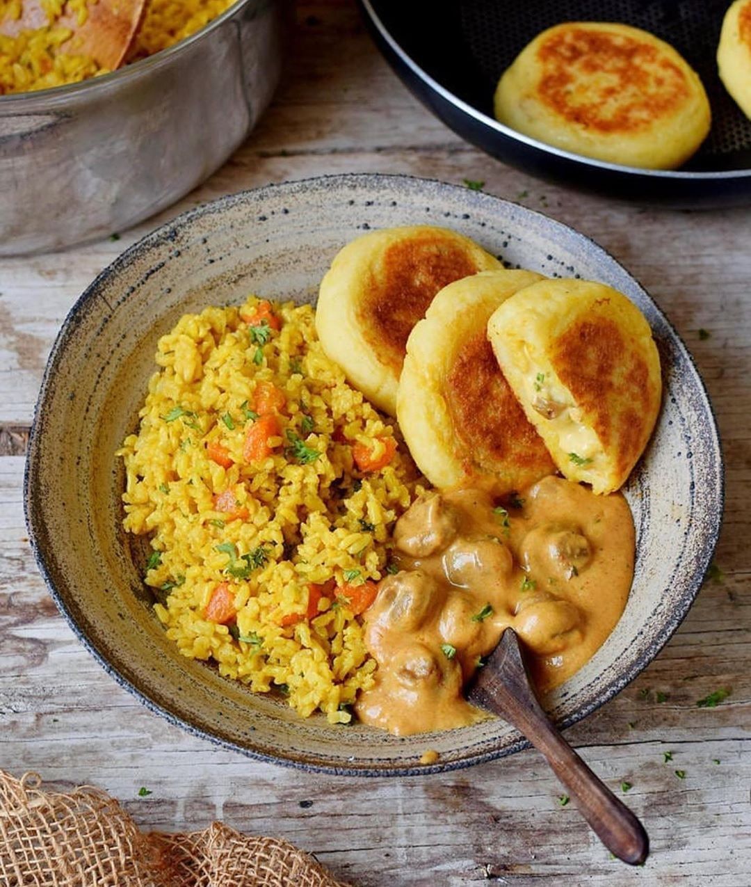 Flavorful Turmeric Brown Rice