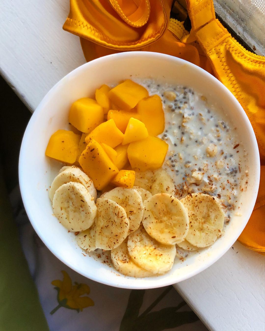 Overnight Oats with Chia Seeds and Coconut