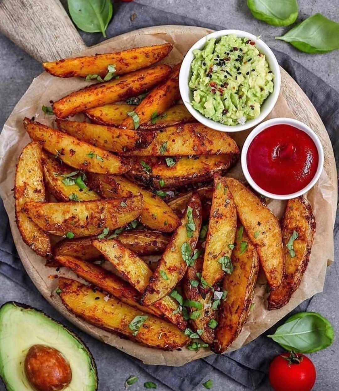 Crispy Oven-Baked Potato Wedges