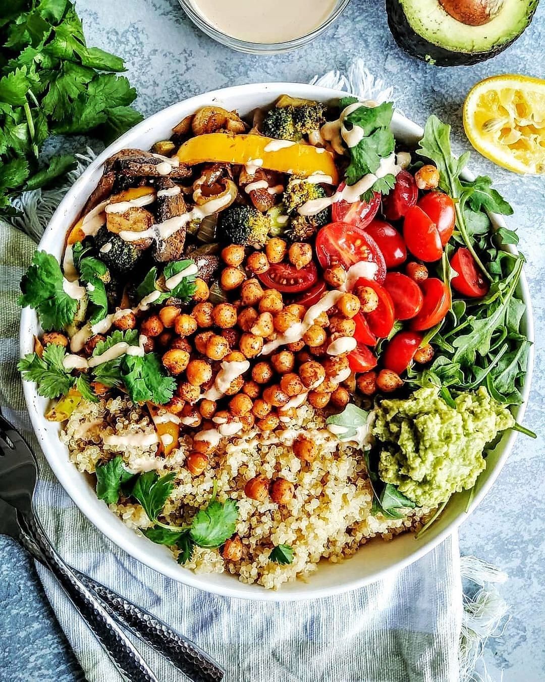 Tasty Fajita Chickpea and Quinoa Bowl