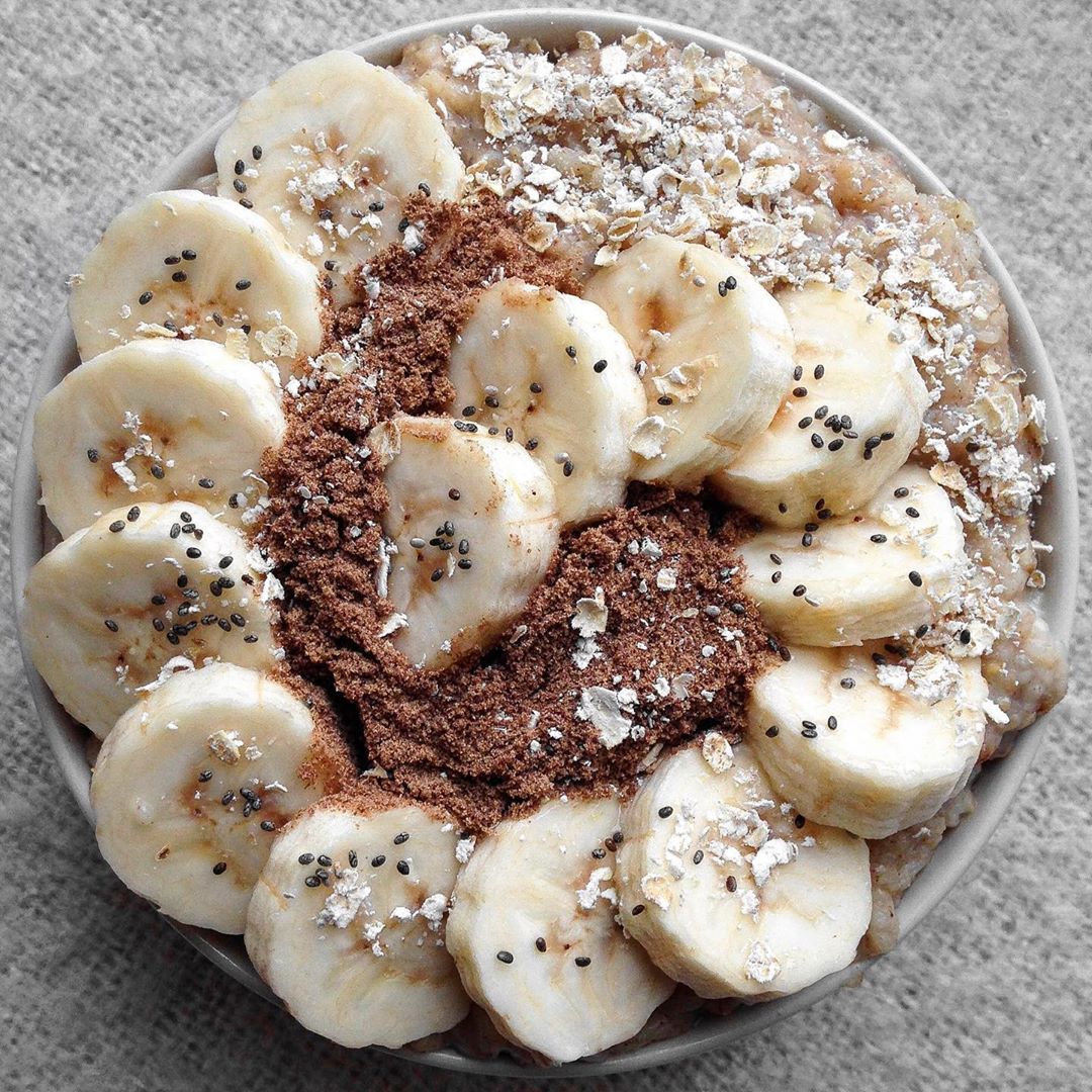 Banana and Flaxseeds Oatmeal Bowl