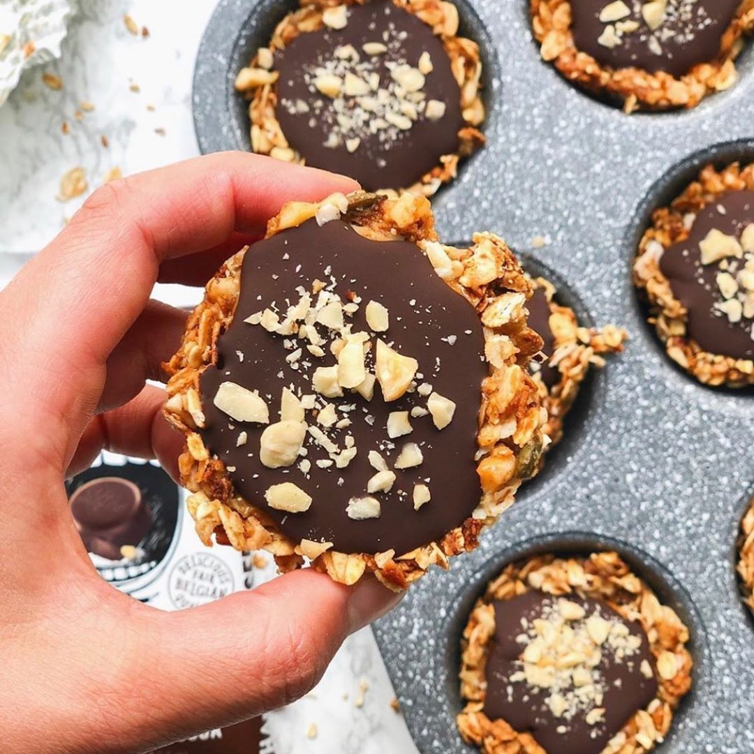 Easy Chocolate Granola Cups
