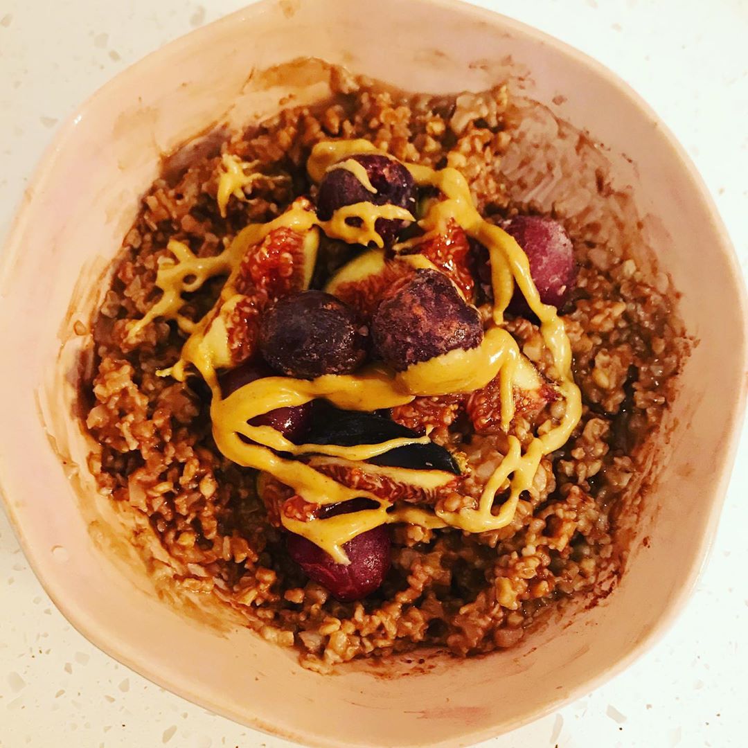 Chocolate Cauliflower Oats Breakfast Bowl